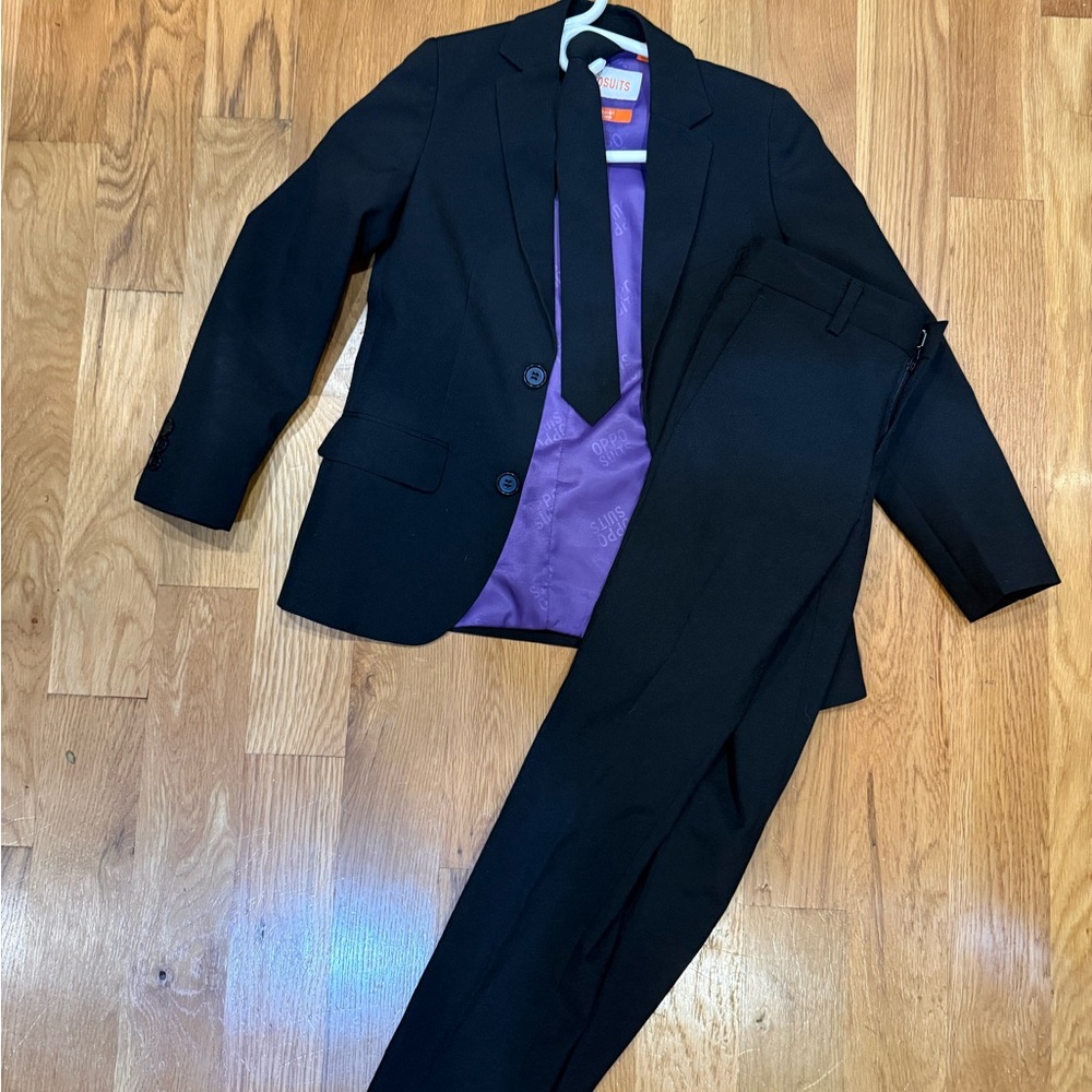 Boys size 8 Black Suit with tie